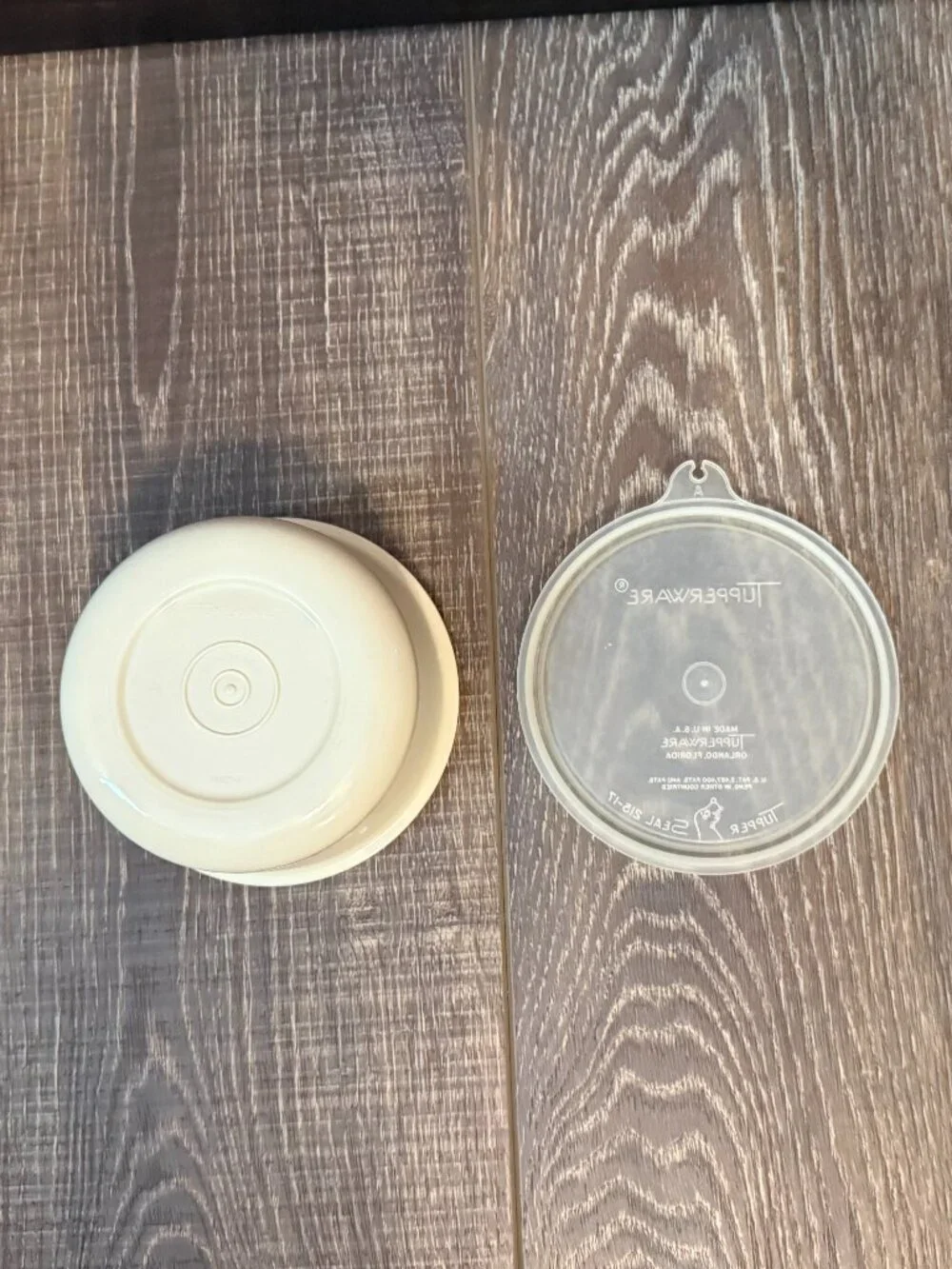 Tupperware Divided Snack and Dip Tray with Bowl